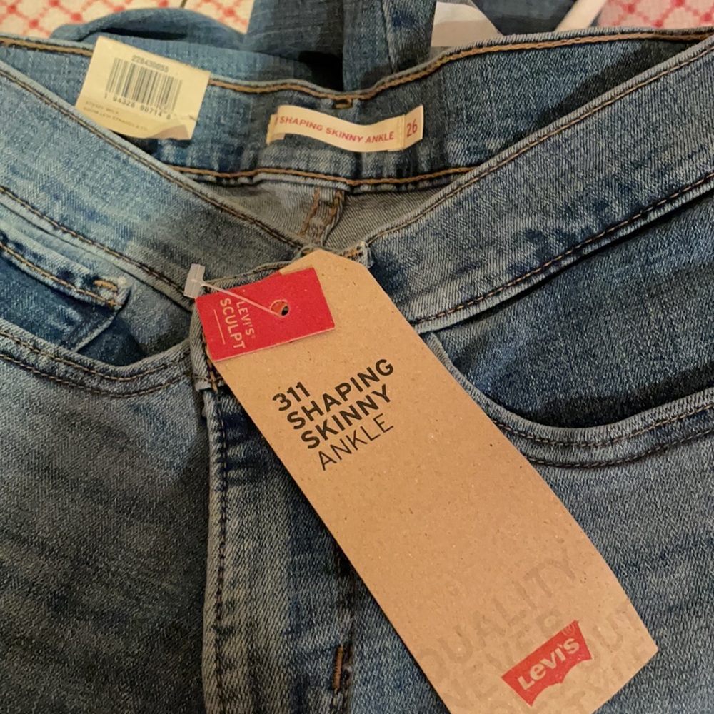 Levi’s 311 Shaping Skinny Ankle jean